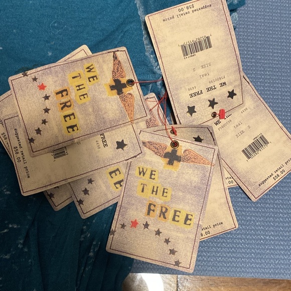 21 piece lot of WE THE FREE “RARE” design, NWT women’s designer TOP’S MSRP $1218 - Picture 5 of 8